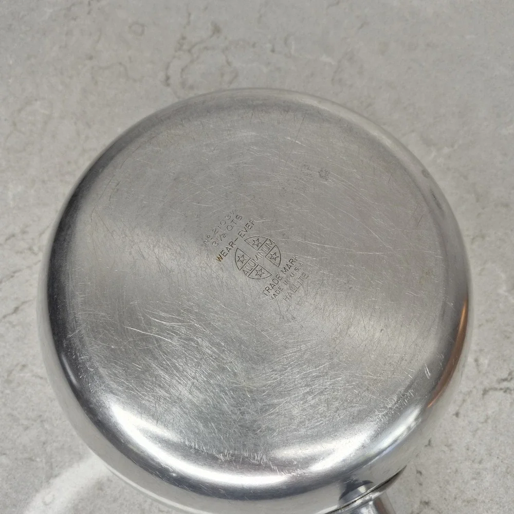 Vintage Wear-Ever Hallite No. 2103 1/2 USA 3-1/2 QT Aluminum Pot w/ Copper Lid